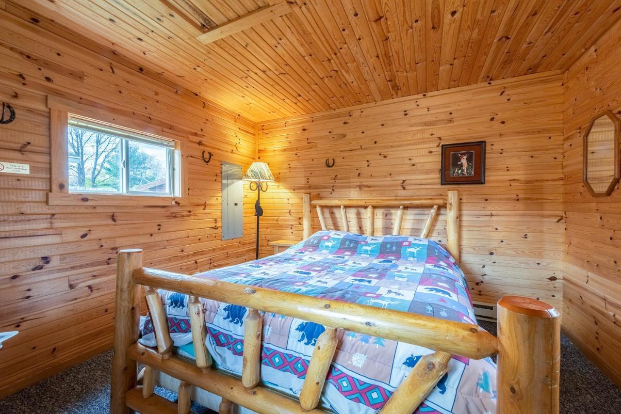 Отель Spur Of The Moment Ranch Mountain Экстерьер фото
